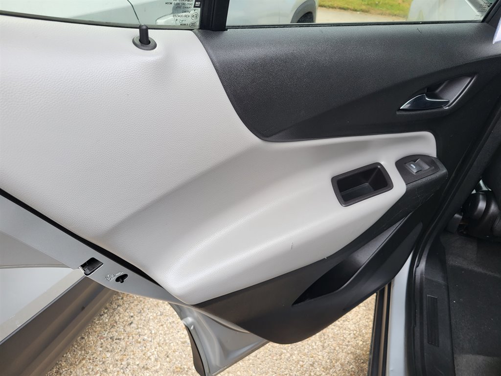 2018 Chevrolet Equinox LS photo