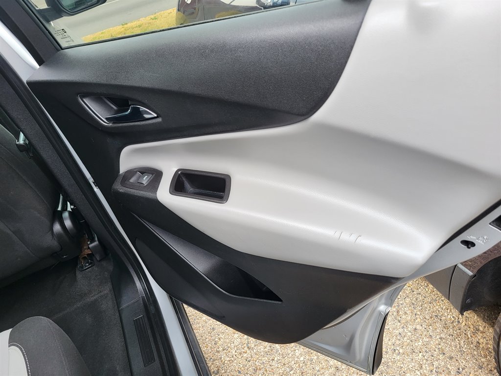 2018 Chevrolet Equinox LS photo