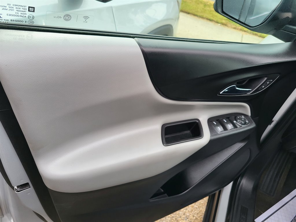 2018 Chevrolet Equinox LS photo