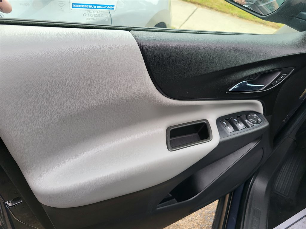 2018 Chevrolet Equinox LS photo