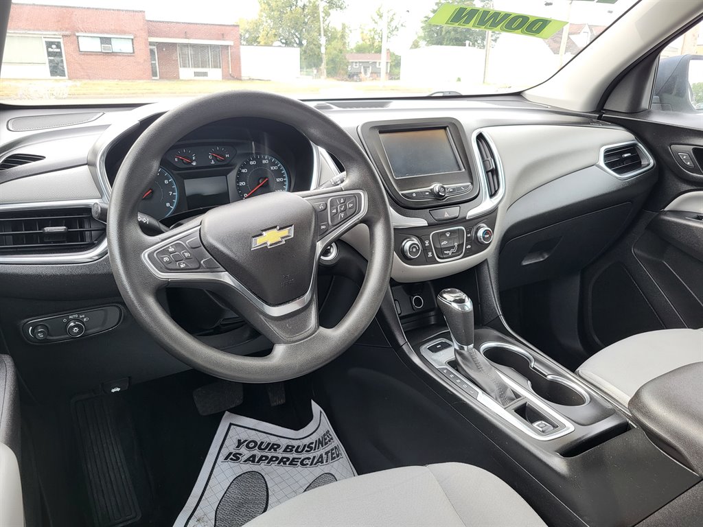 2018 Chevrolet Equinox LS photo
