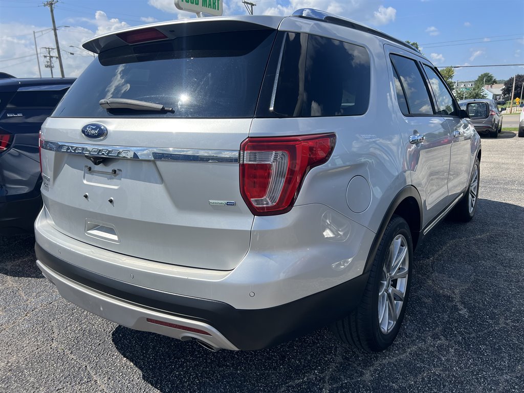 2016 Ford Explorer