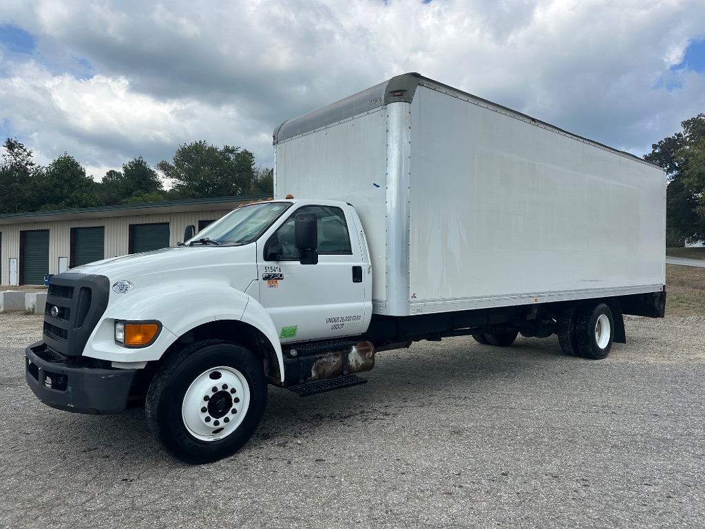 2015 Ford F-750 - $17,500