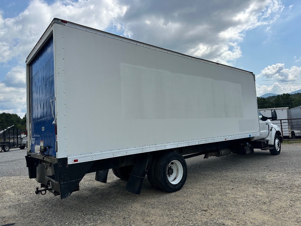 2015 Ford F-750 - $17,500