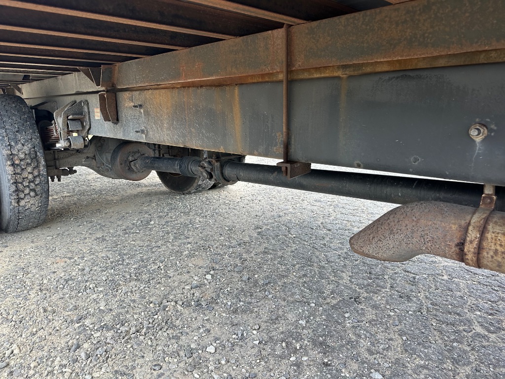 2015 Ford F-750 - $17,500