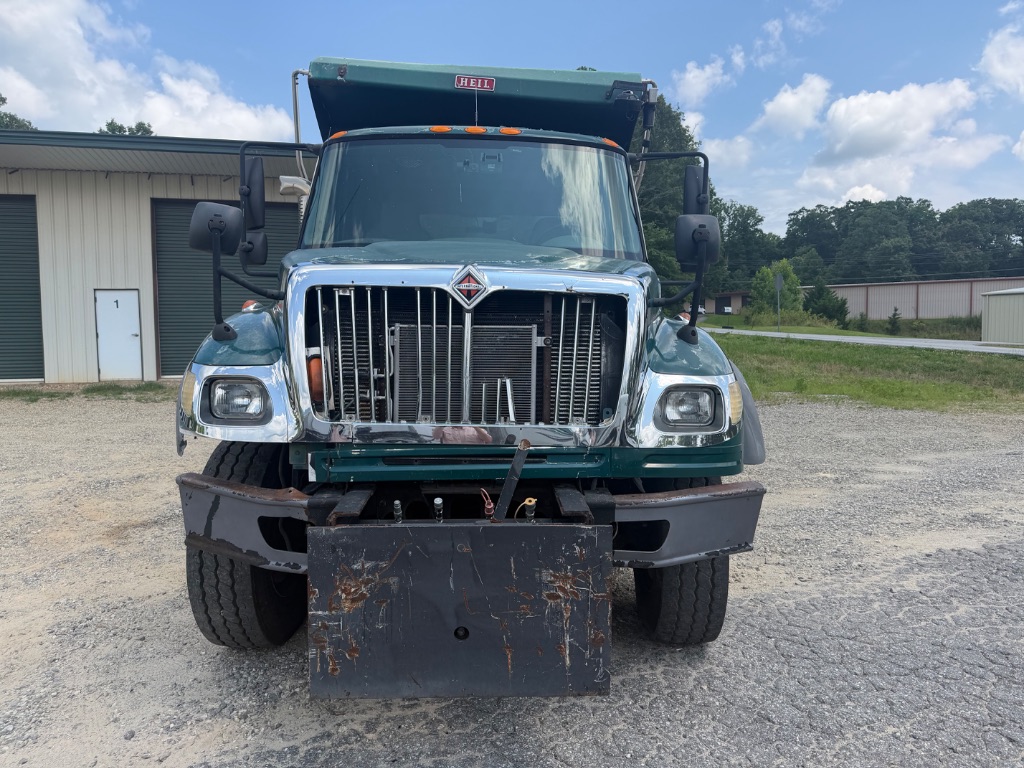 2005 INTERNATIONAL 7600 - $29,500