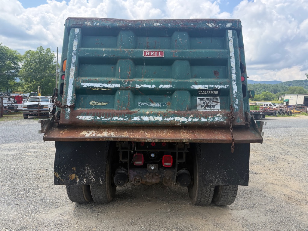 2005 INTERNATIONAL 7600 - $29,500
