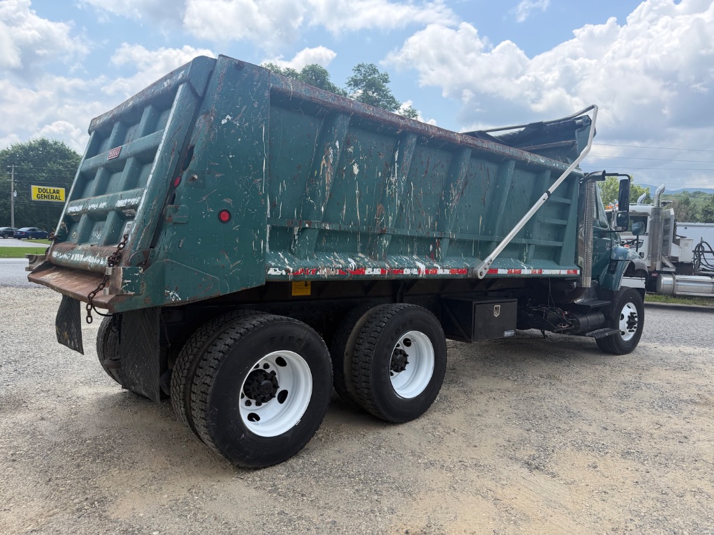 2005 INTERNATIONAL 7600 - $29,500