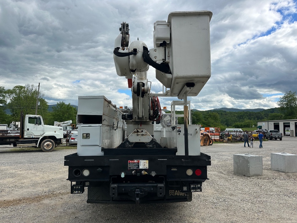 2017 International 4300 BUCKET TRUCK photo