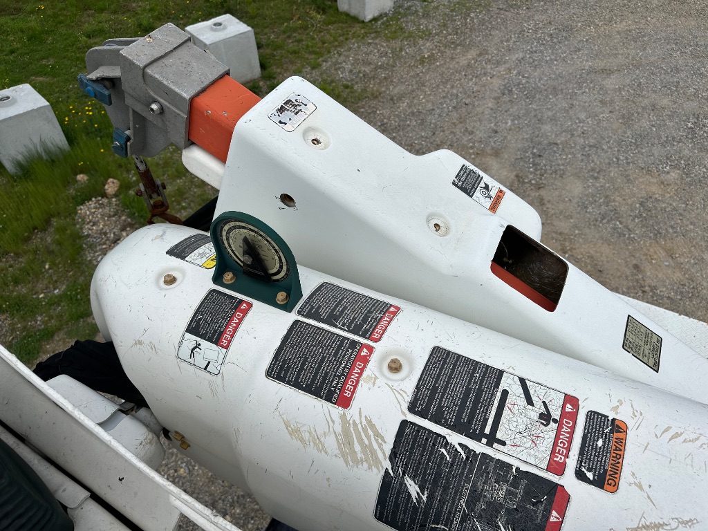 2017 International 4300 BUCKET TRUCK photo