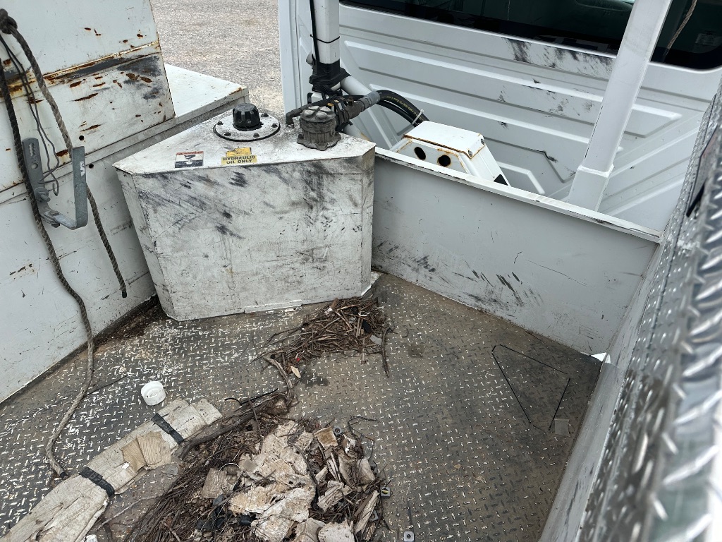 2017 International 4300 BUCKET TRUCK photo