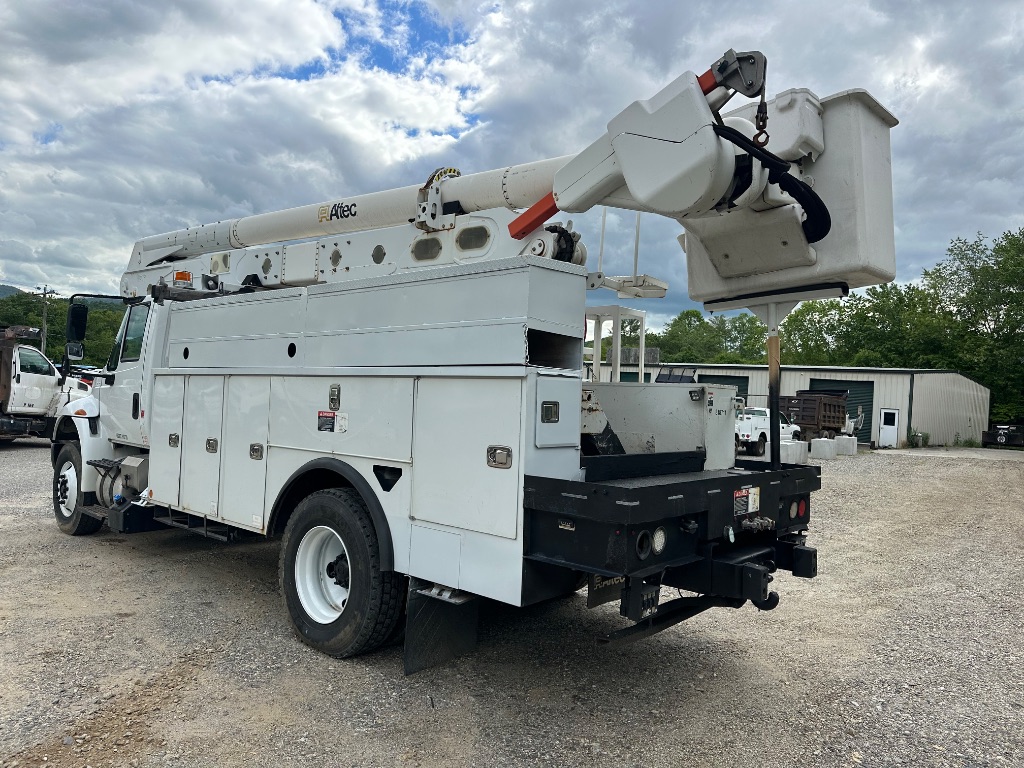 2017 International 4300 BUCKET TRUCK photo