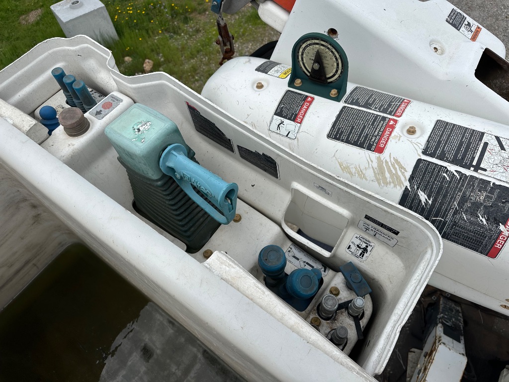 2017 International 4300 BUCKET TRUCK photo
