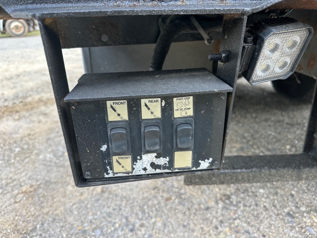 2017 International 4300 BUCKET TRUCK photo