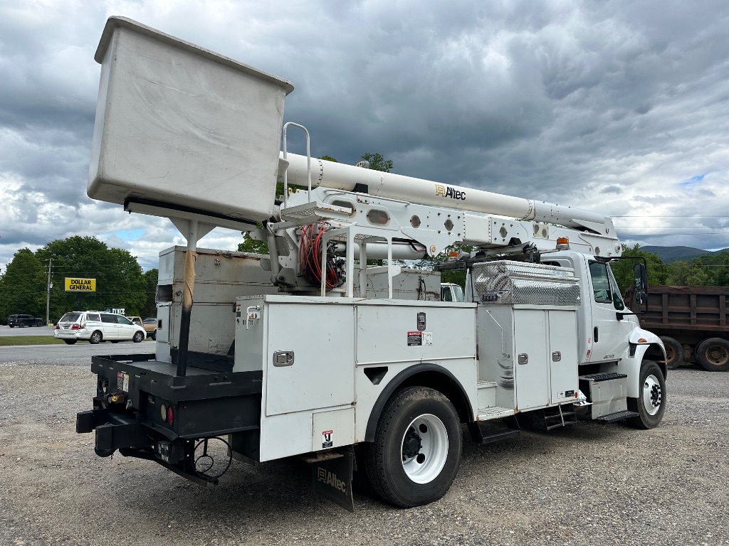 2017 International 4300 BUCKET TRUCK photo