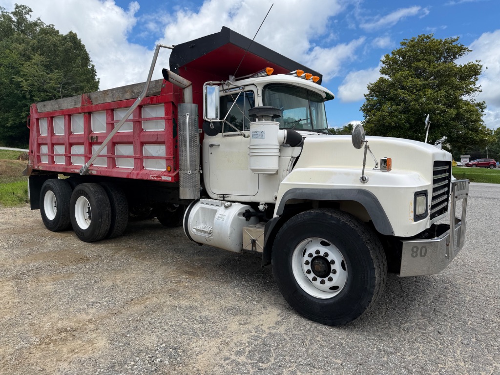 1999 MACK RD690S  - $24,500