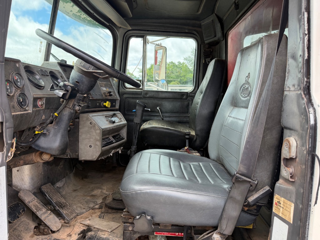 1999 MACK RD690S  - $24,500