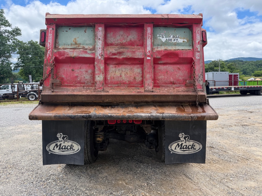 1999 MACK RD690S  - $24,500