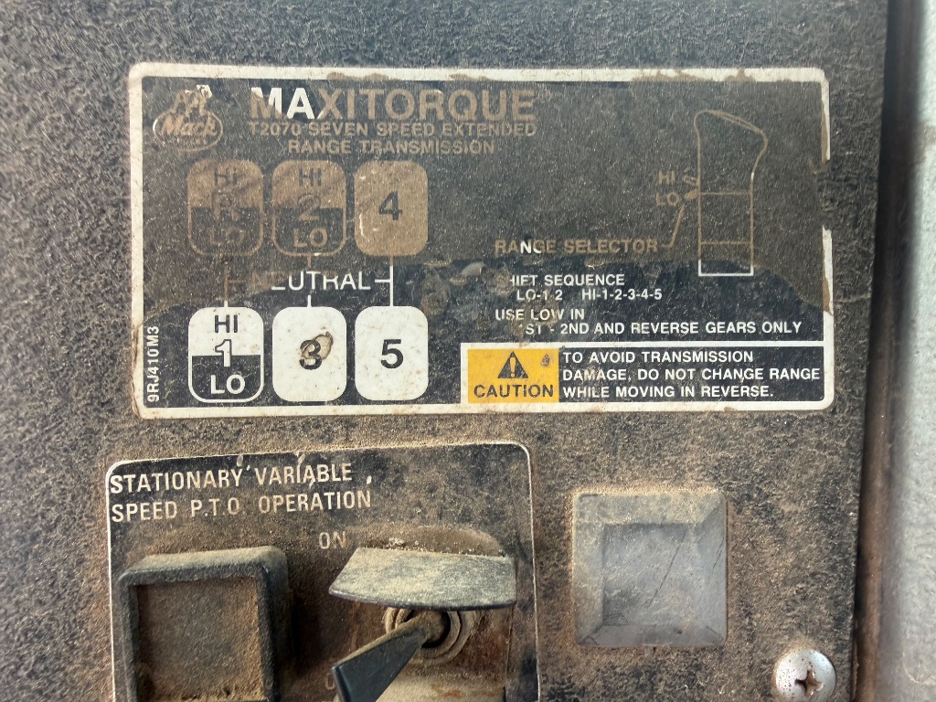 1999 MACK RD690S  - $24,500