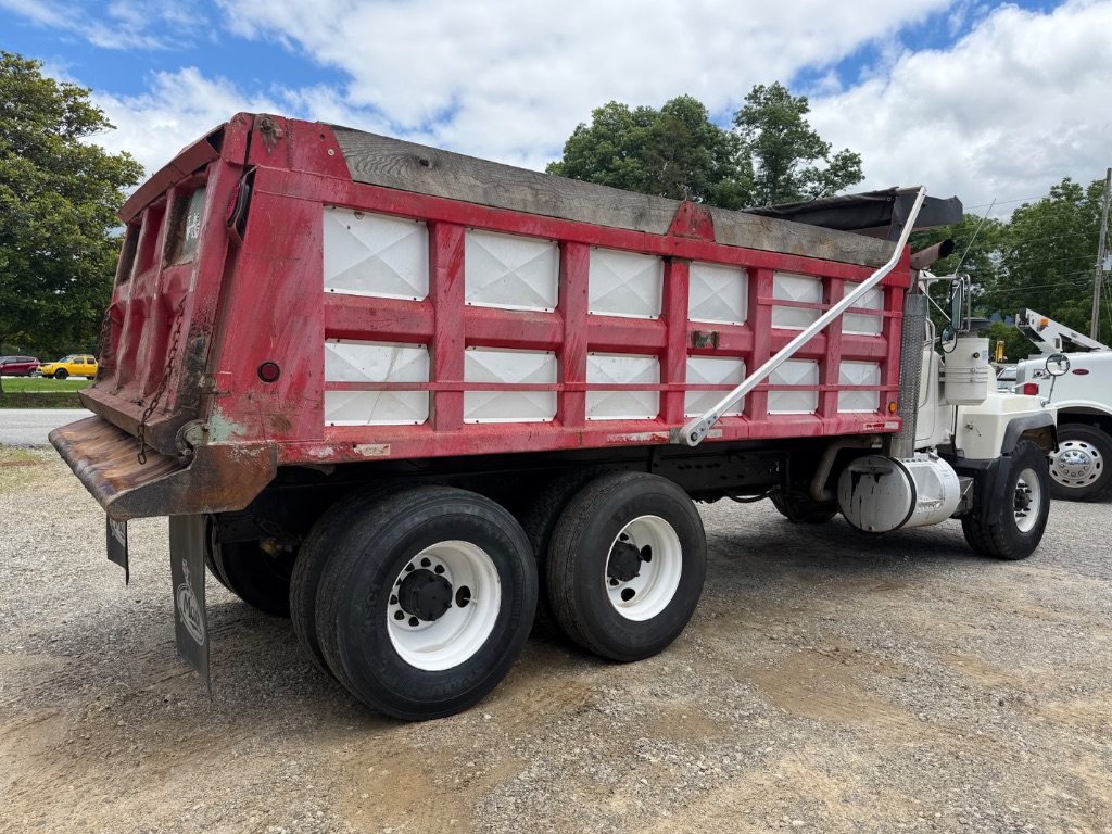 1999 MACK RD690S  - $24,500