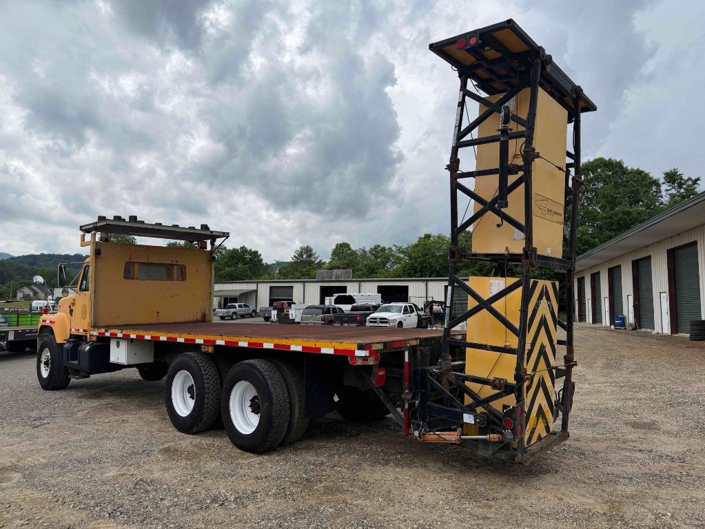 1995 International F-2574 - $12,500