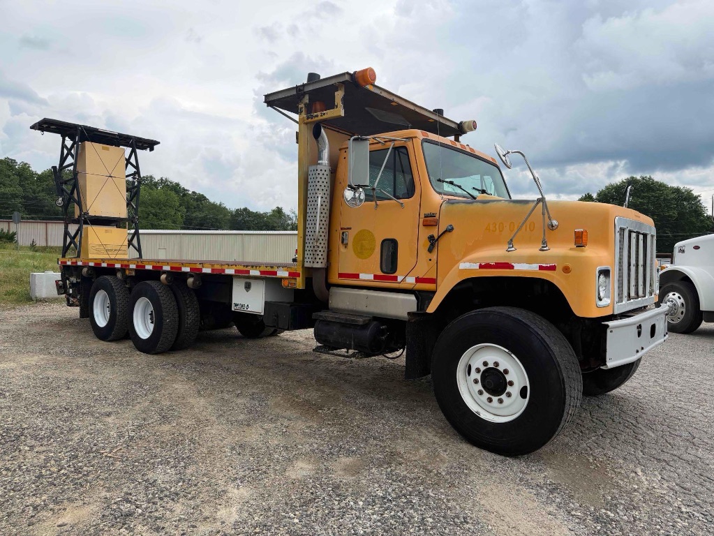 1995 International F-2574 - $12,500