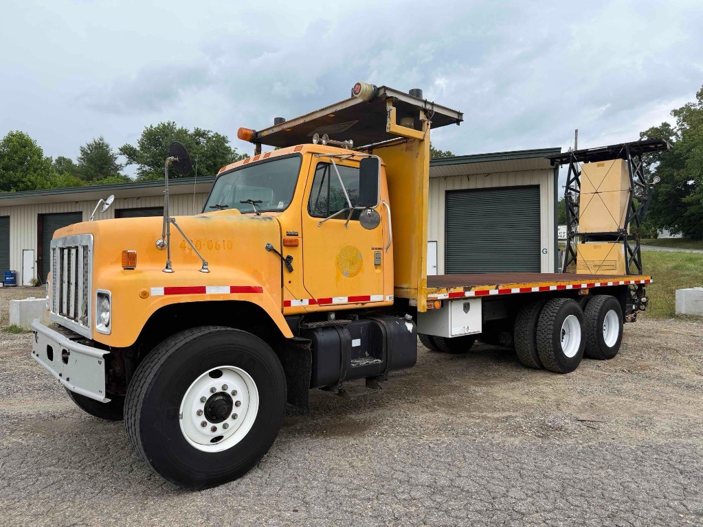 1995 International F-2574 - $12,500