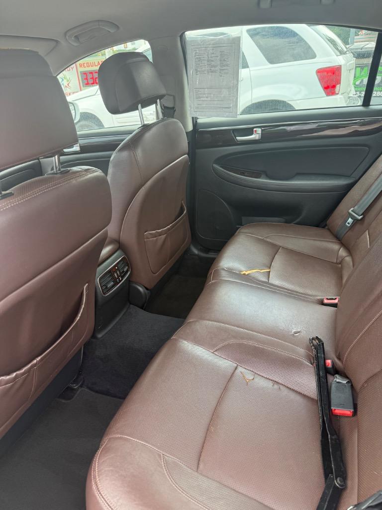 2013 Hyundai Genesis