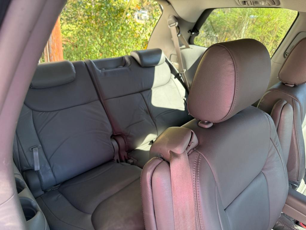 2004 Toyota Sienna - $4,999