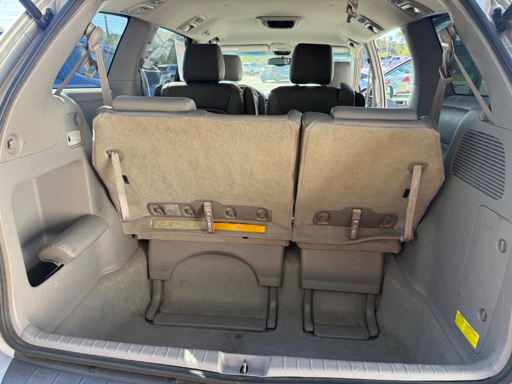2004 Toyota Sienna - $4,999