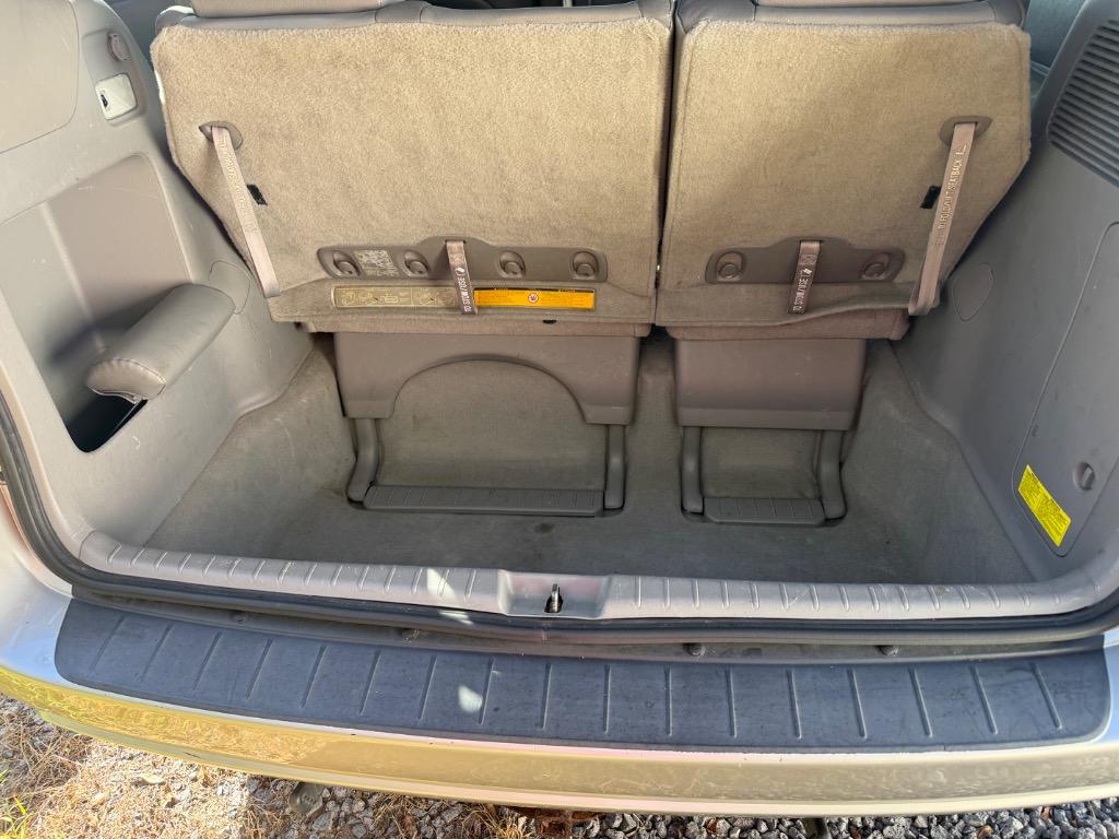2004 Toyota Sienna - $4,999