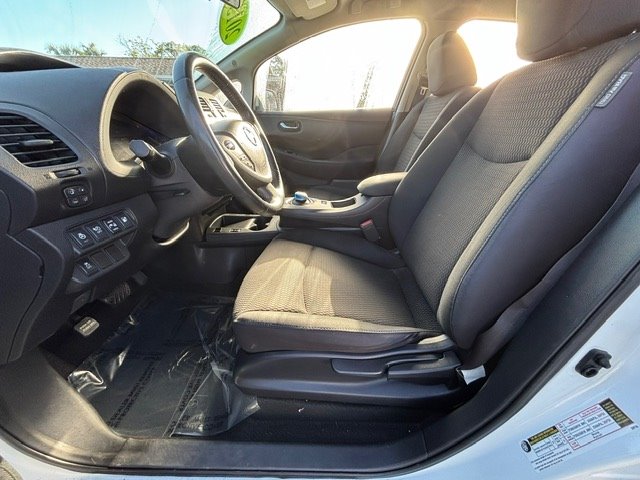 2015 Nissan LEAF S photo