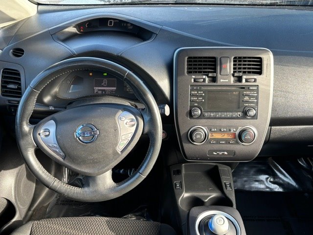 2015 Nissan LEAF S photo