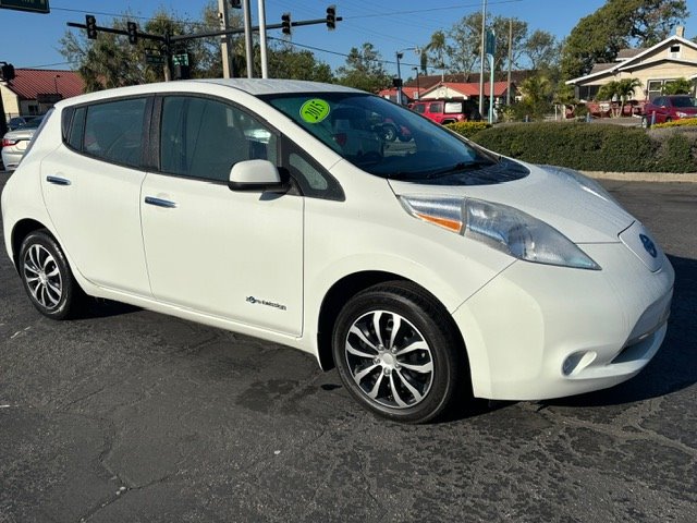 2015 Nissan LEAF S photo
