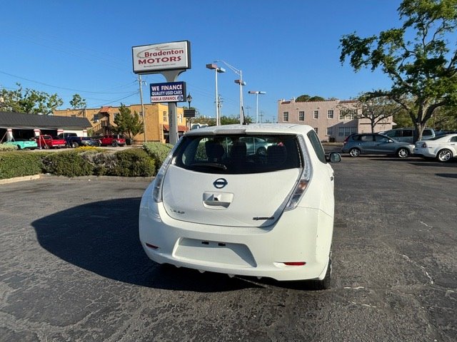 2015 Nissan LEAF S photo