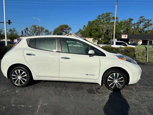 2015 Nissan LEAF S photo