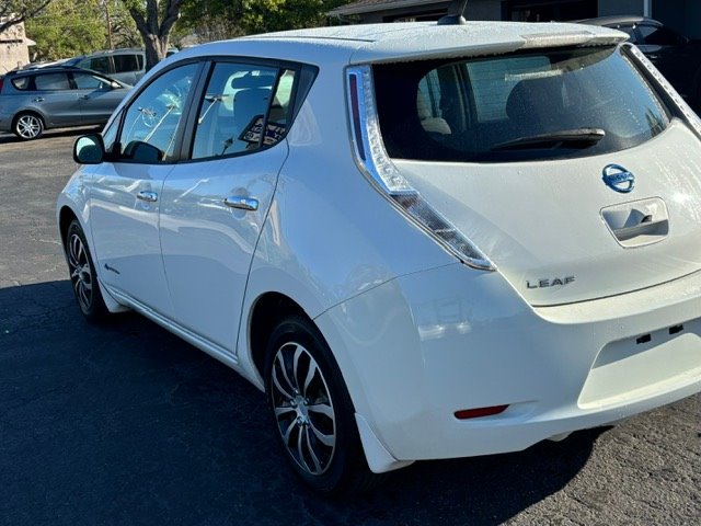 2015 Nissan LEAF S photo