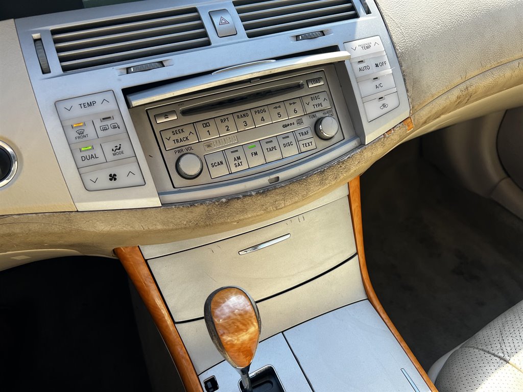 2005 Toyota Avalon XL photo