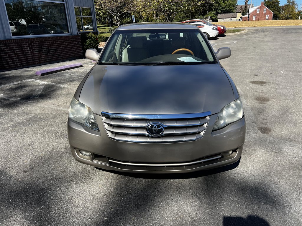 2005 Toyota Avalon XL photo