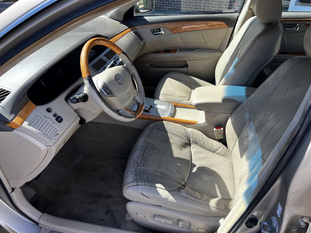 2005 Toyota Avalon XL photo