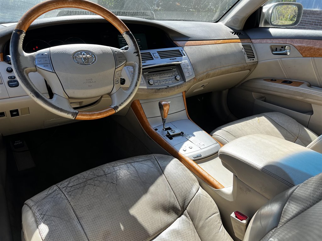 2005 Toyota Avalon XL photo
