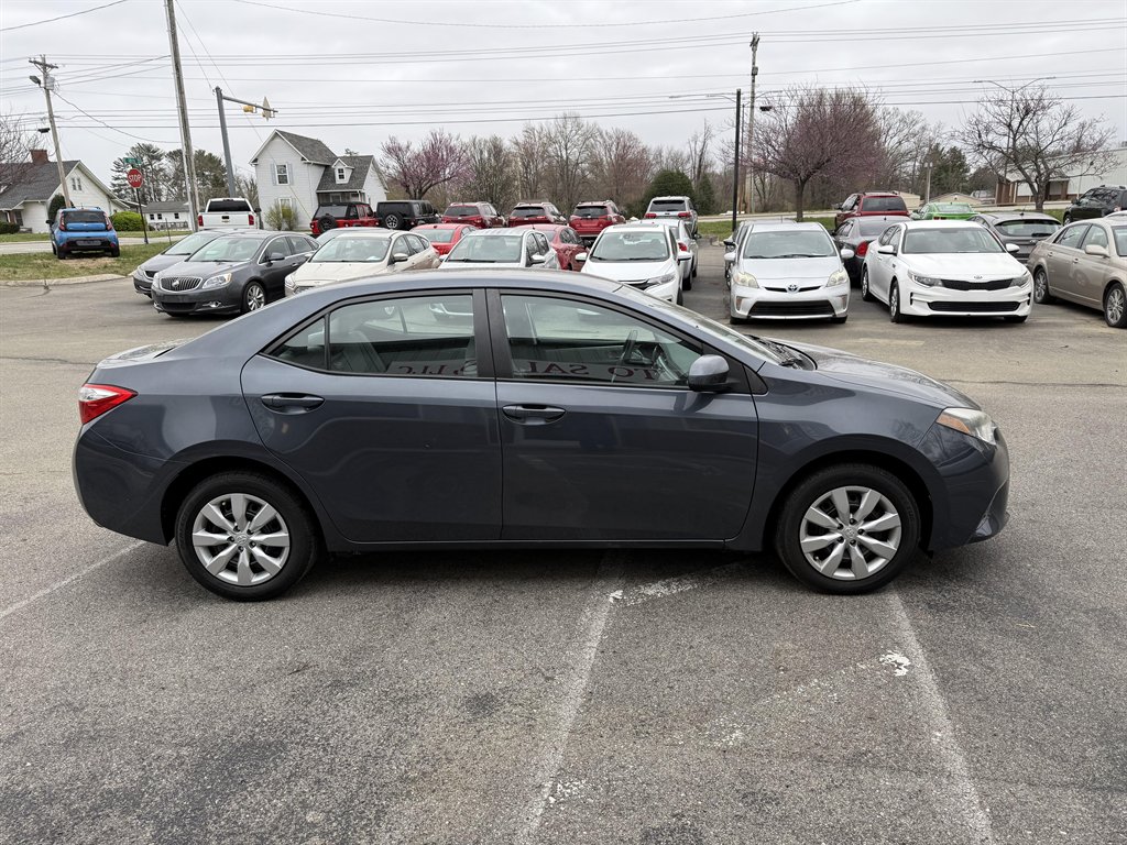 2016 Toyota Corolla LE photo