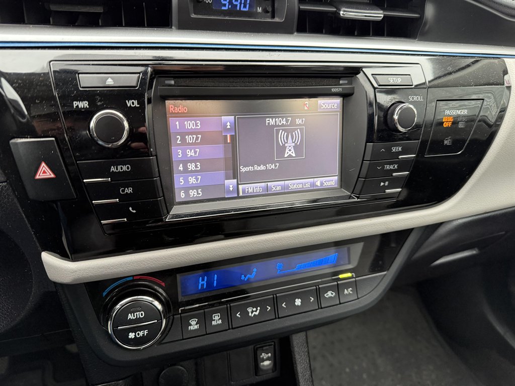 2016 Toyota Corolla LE photo