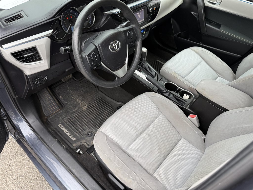 2016 Toyota Corolla LE photo