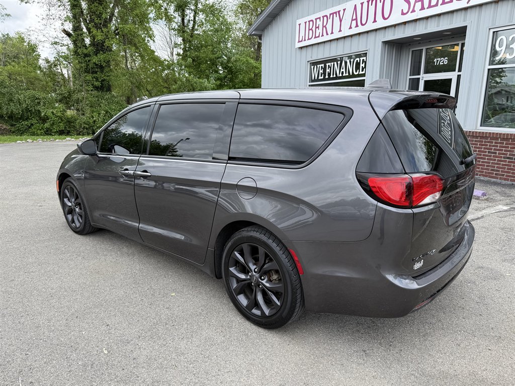 2019 Chrysler Pacifica Touring Plus photo