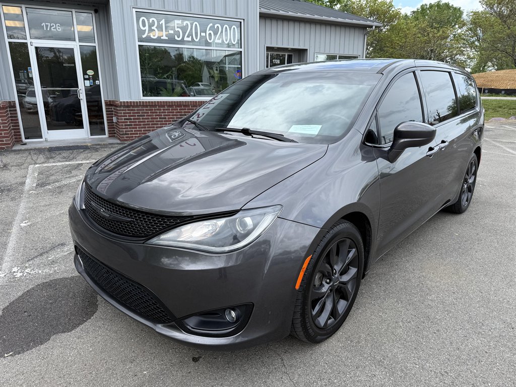 2019 Chrysler Pacifica Touring Plus photo