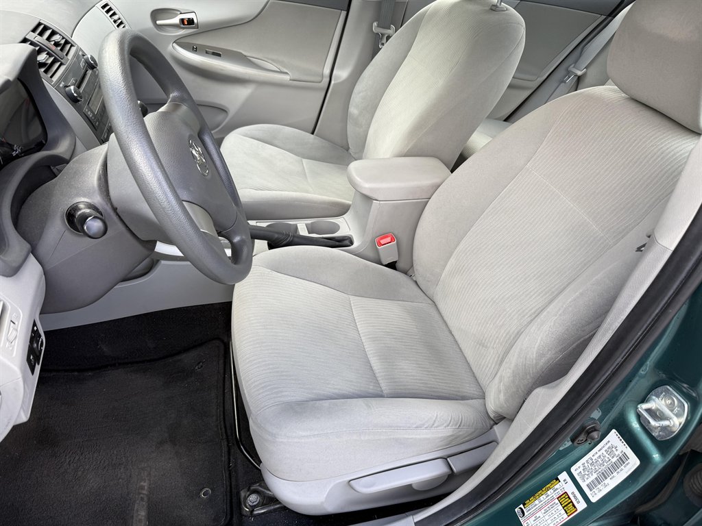 2010 Toyota Corolla photo