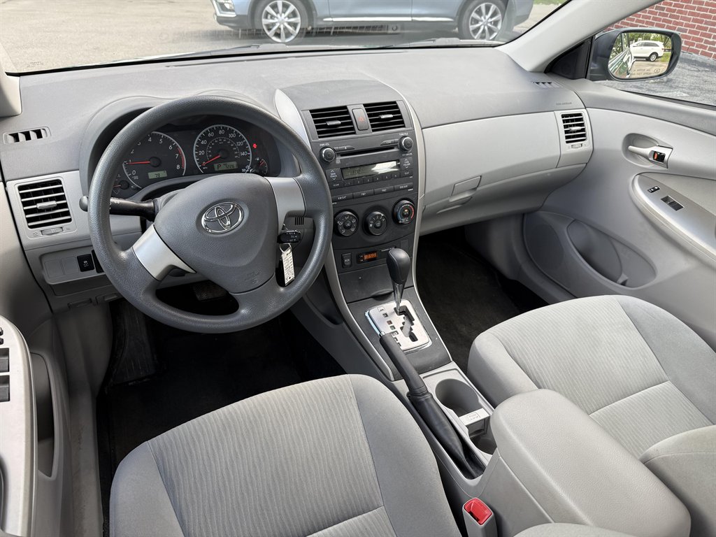 2010 Toyota Corolla photo