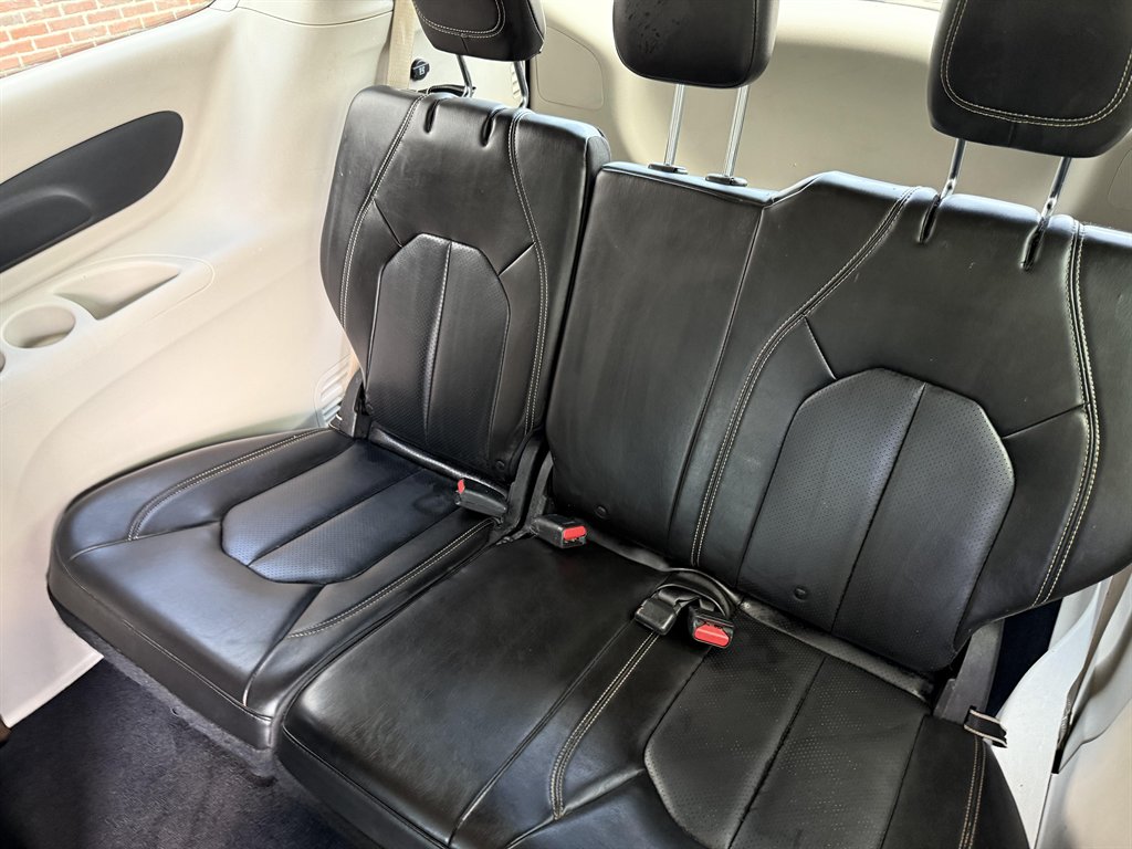 2023 Chrysler Voyager LX photo 22