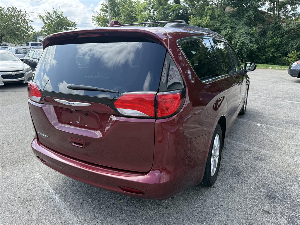 2023 Chrysler Voyager LX photo 17